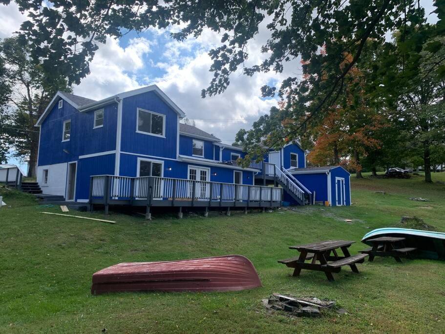 Gorgeous Poconos Springtime By The Lake! Henryville Екстериор снимка