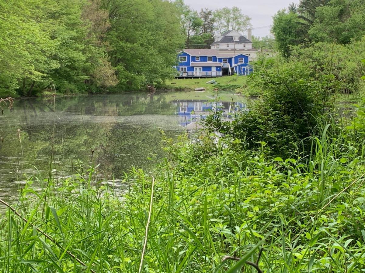 Gorgeous Poconos Springtime By The Lake! Henryville Екстериор снимка